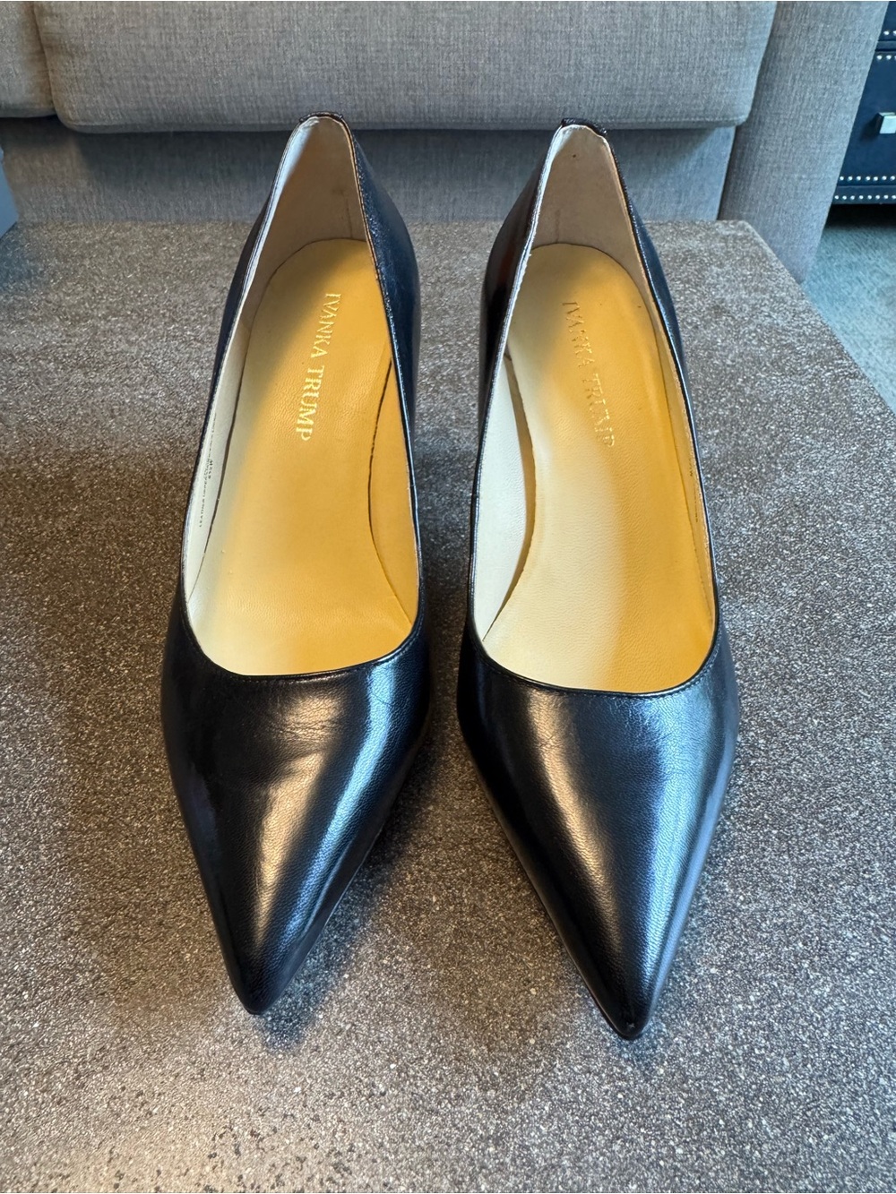 Ivanka Trump Black Leather Pointed-Toe Stiletto Heel Pumps 6.5Wide